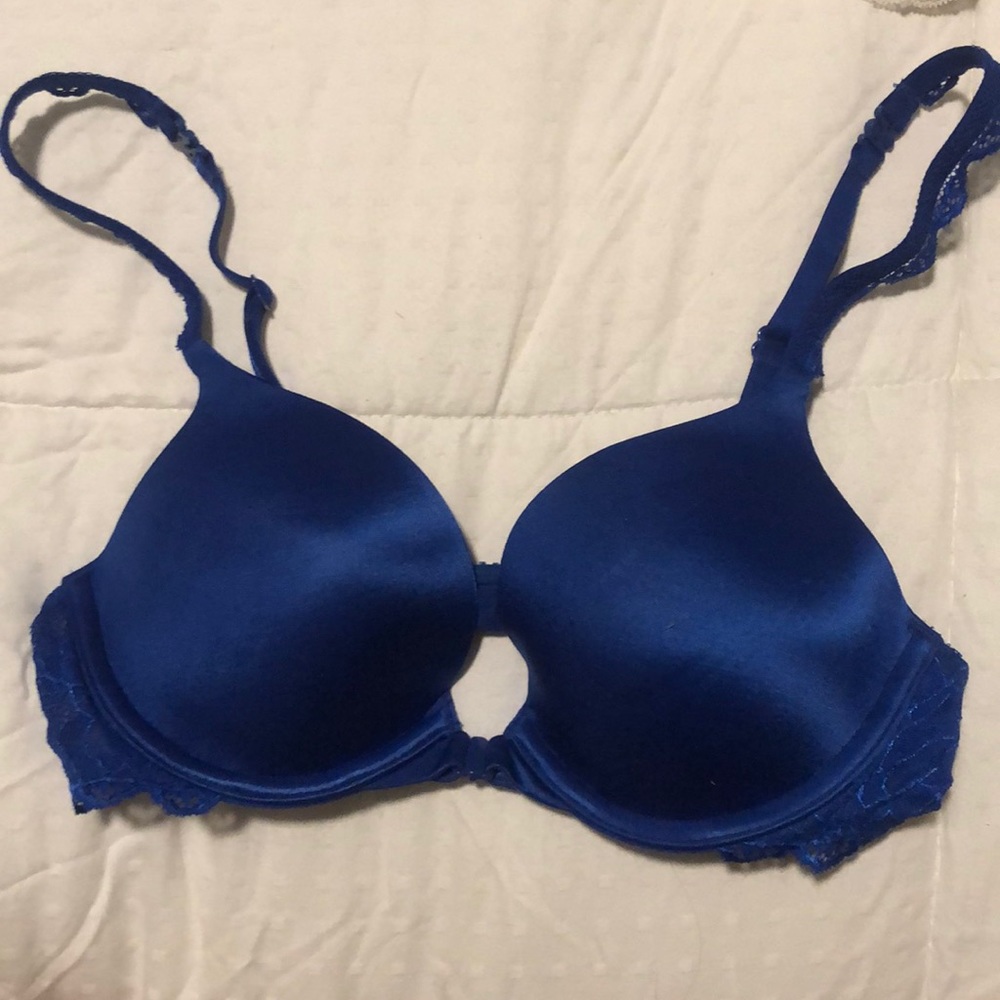 Victorias Secret front close push up bra